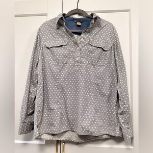 EUC Duluth Trading Company women’s dotted blue & white shirt